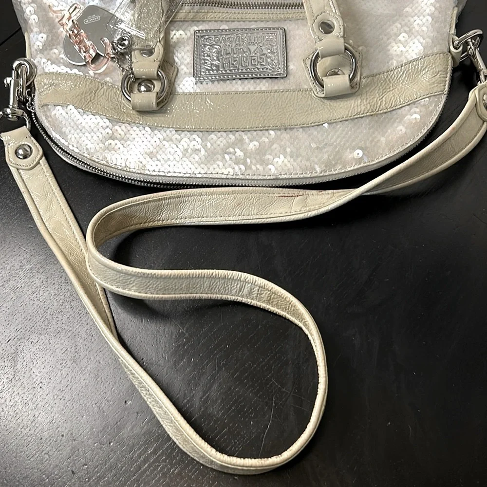 Coach NWT Poppy Sequined Spotlight Limited EditionTote Bag 16304 - Picture 14 of 16